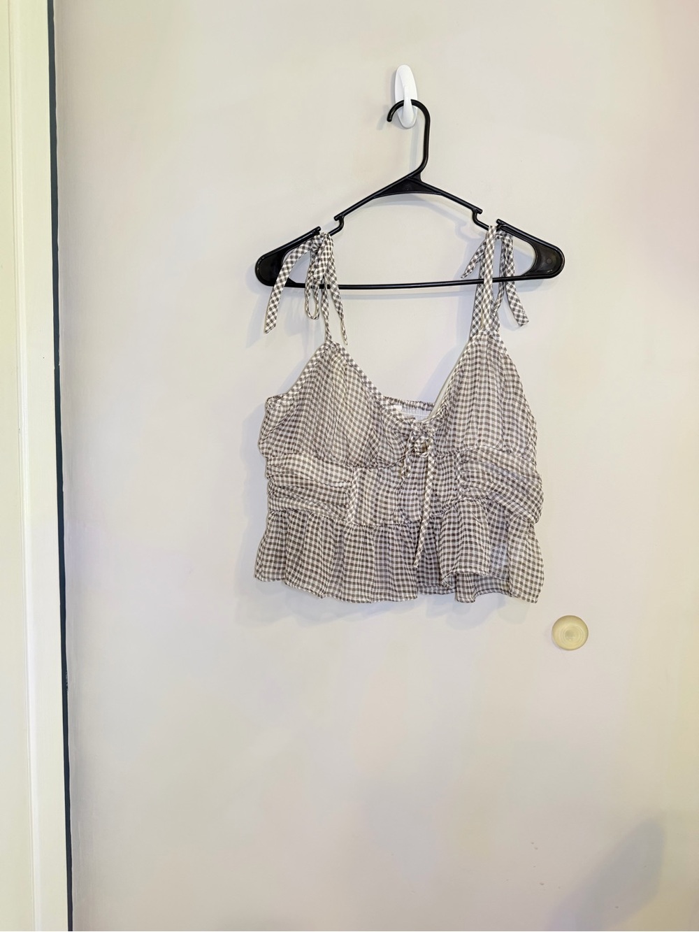 American Eagle Outfitters Gingham Tie-Shoulder Cropped Camisole - Black & White